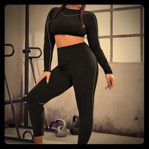 Plus size workout outfit